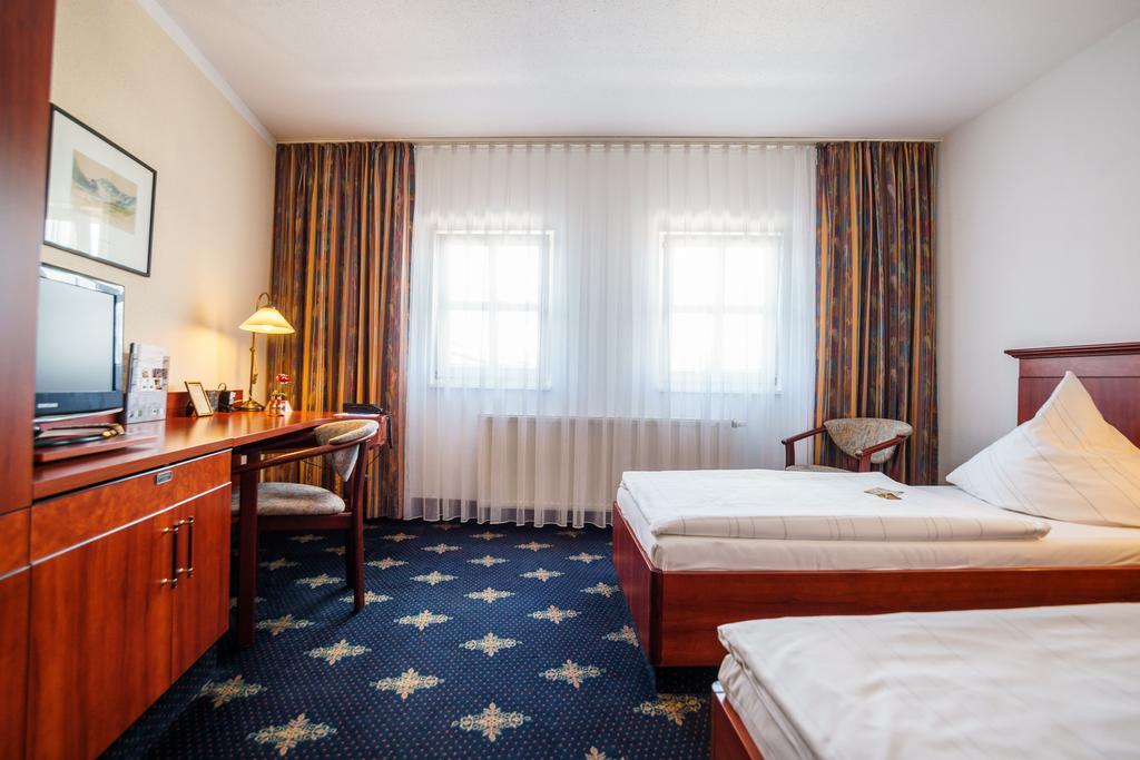 Hotel Wilder Mann Аннаберг-Бухгольц Экстерьер фото