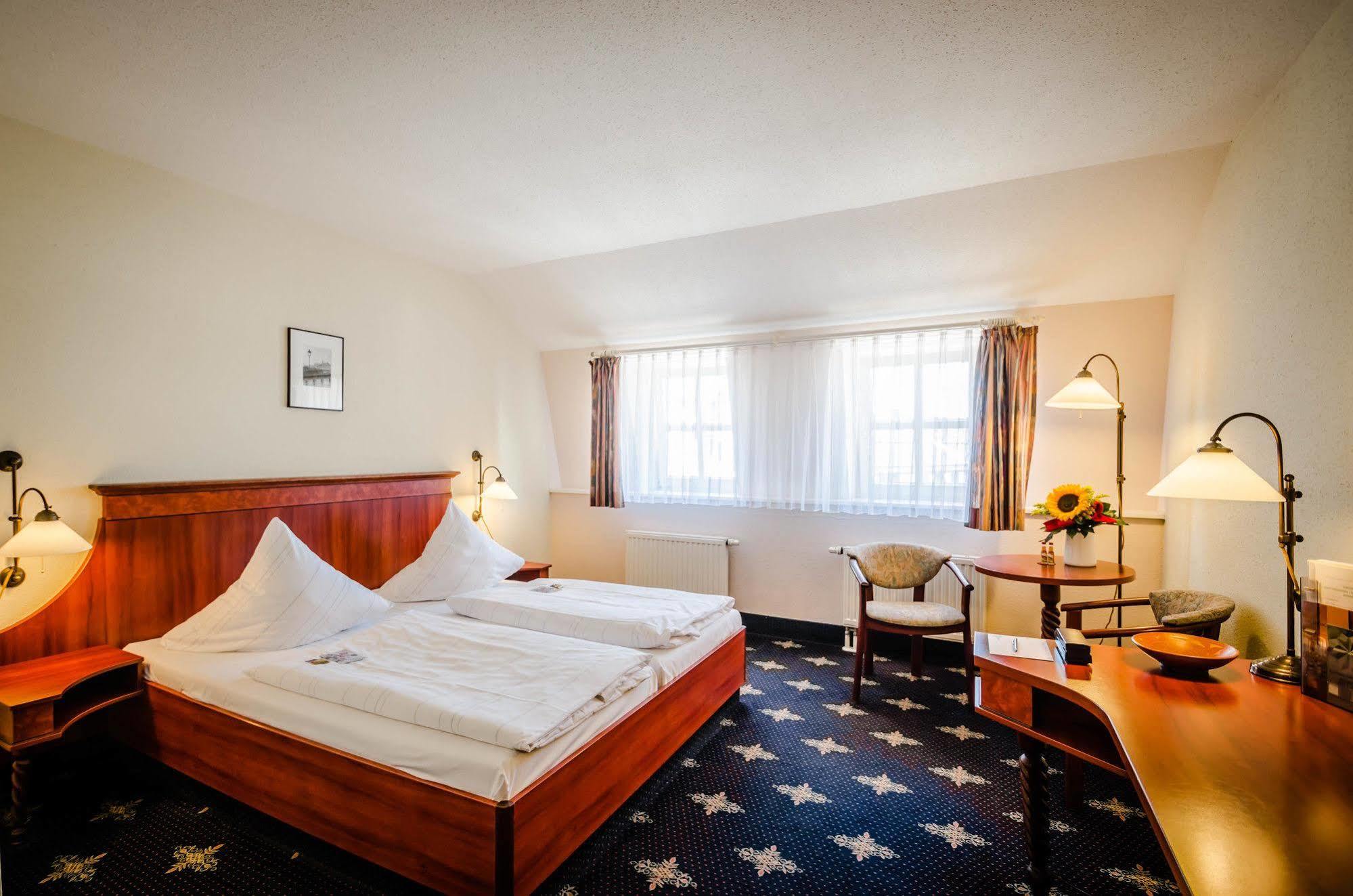 Hotel Wilder Mann Аннаберг-Бухгольц Экстерьер фото