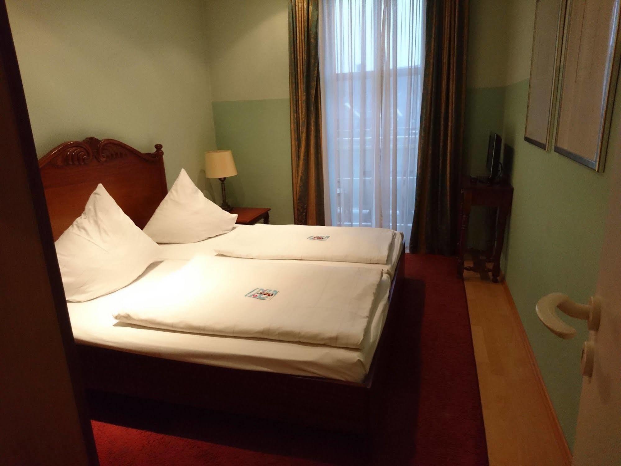 Hotel Wilder Mann Аннаберг-Бухгольц Экстерьер фото