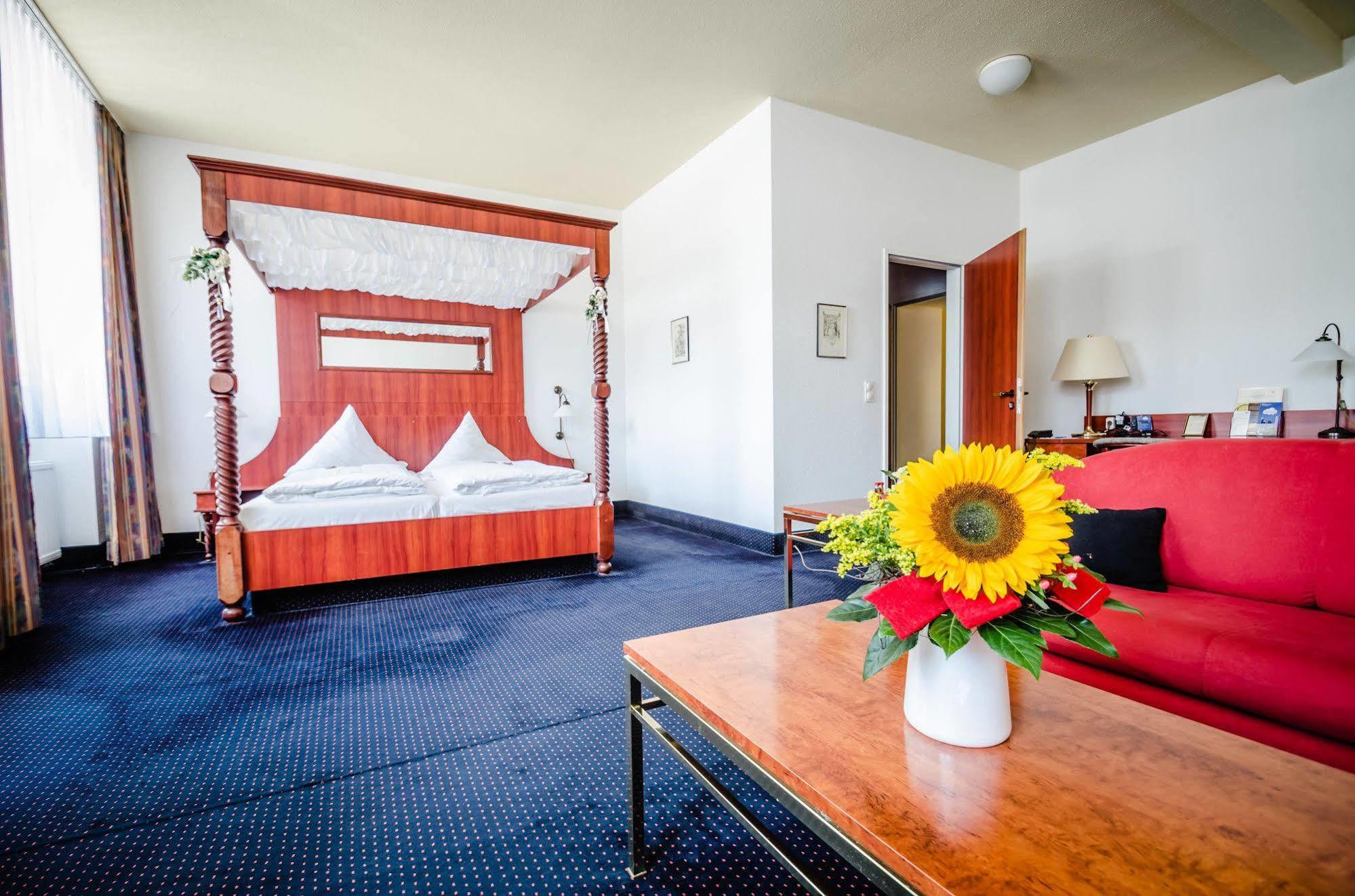 Hotel Wilder Mann Аннаберг-Бухгольц Экстерьер фото