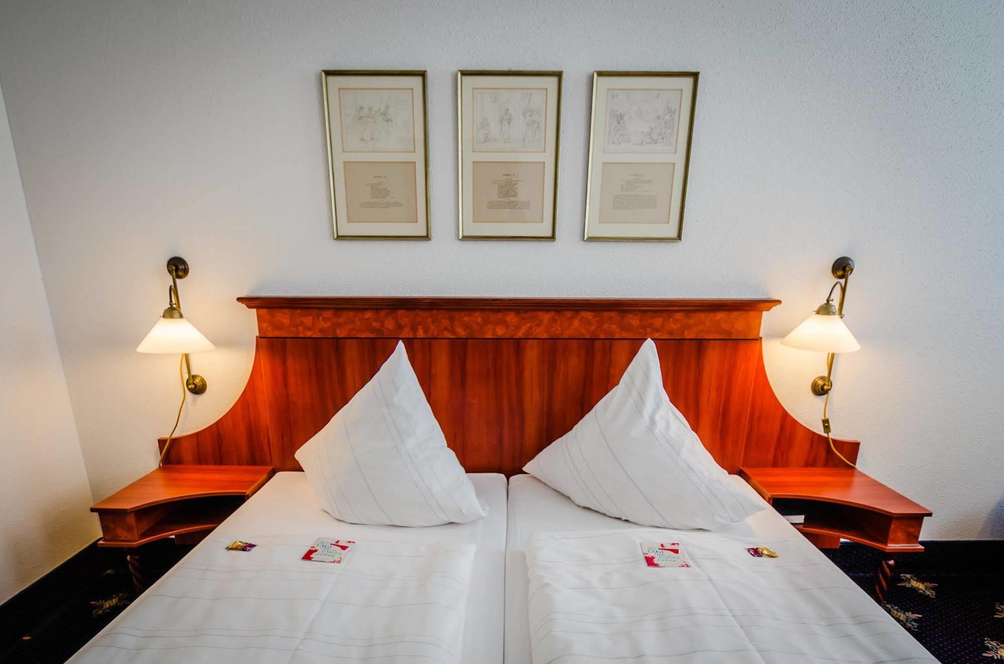 Hotel Wilder Mann Аннаберг-Бухгольц Экстерьер фото
